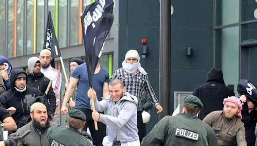 Does a leaked photo show ISIS fighters clashing with police in Germany?
