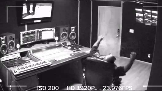 Did CeeLo Green’s cell phone really explode? No, publicity stunt