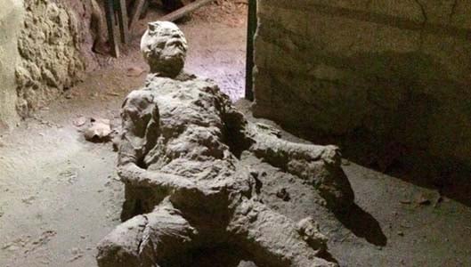 Was this victim of Pompeii really caught and killed in the act?
