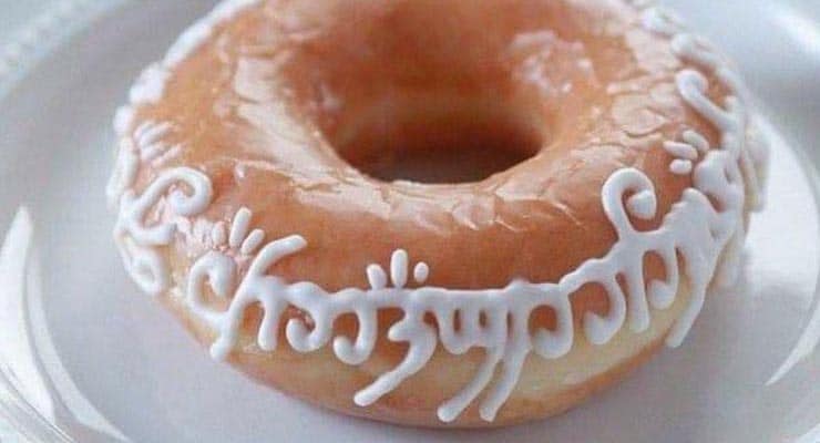 Are schools or Starbucks making donuts with “muslim writing”? Fact Check