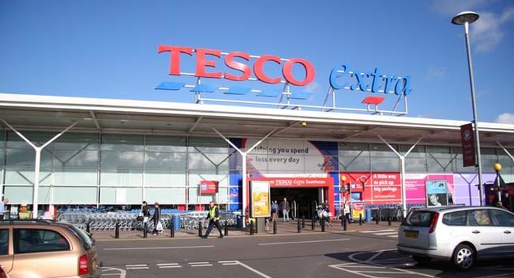 Do Tesco require Muslims to remove burka before using fuel pumps? Fact Check