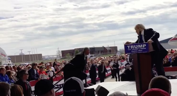 Does video show President Trump startled by someone shouting “Allah Akbar”? – Fact Check