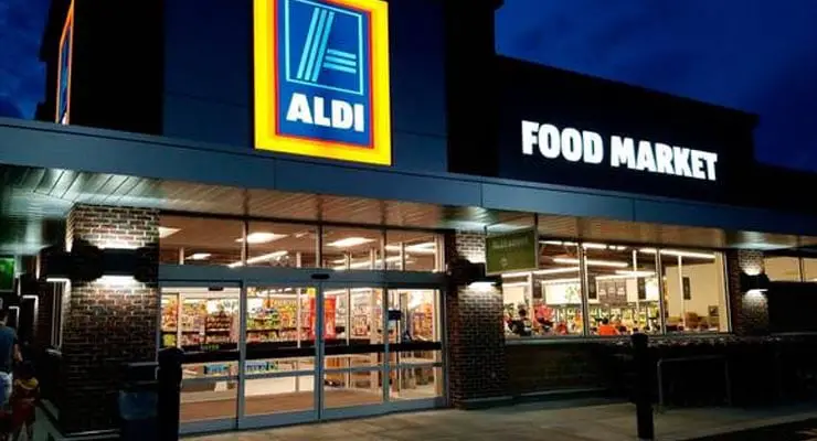 Is Aldi giving homeless free leftover food on Christmas Eve? Fact Check
