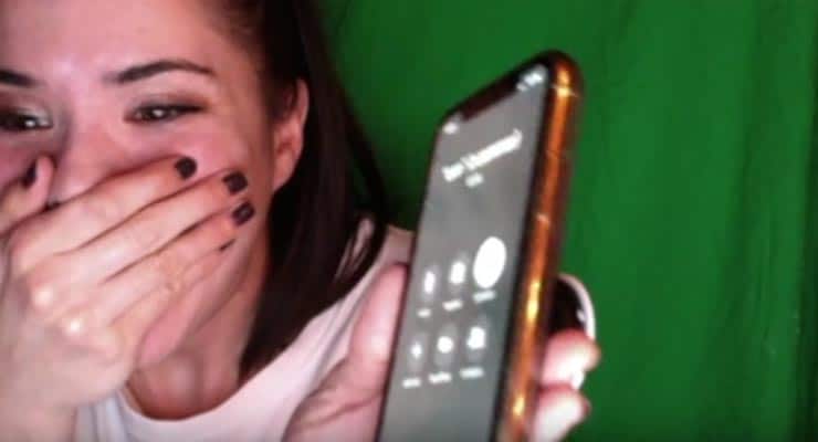 Voice actor tricks scammer tricked into spelling out SCAMMER