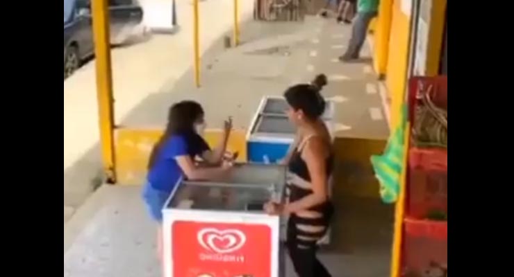 Does video show lady working at ice cream stand foil kidnapping? Fact Check